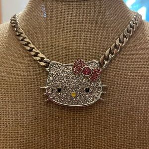 HELLO KITTY NECKLACE LARGE AND IN CHARGE!!!